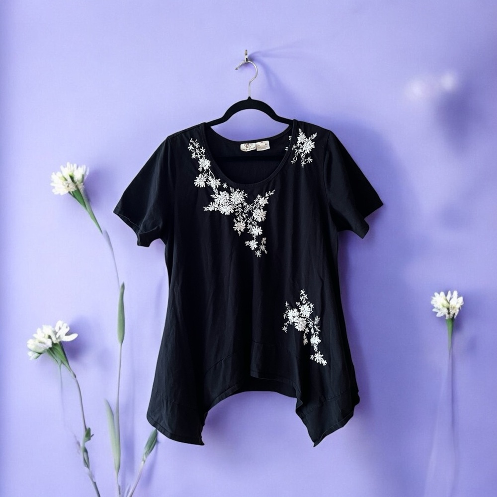 LA Blend Black Cotton Tunic T-Shirt with White Floral Embroidery